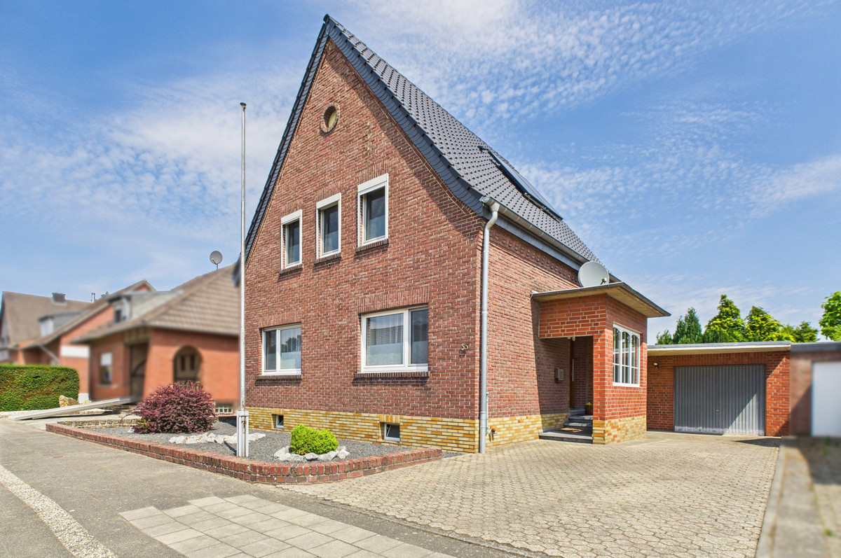 REIMANN&WOLFF<br>Gangelt-Niederbusch<br>Backsteincharme mit moderner Energieeffizienz.